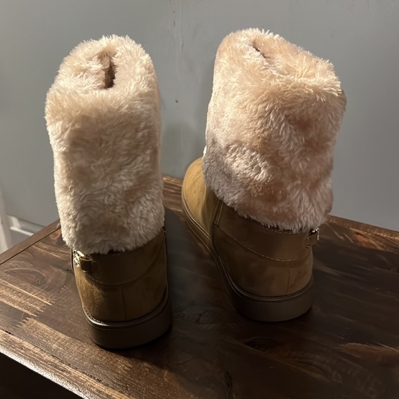 Guess, GBG boots. Size 8, like new. - Picture 3 of 7